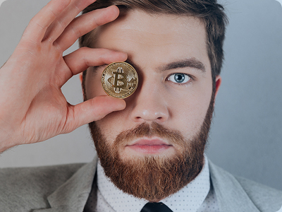 Julian Wolf – Chief Analyst bei DеwomlexPro